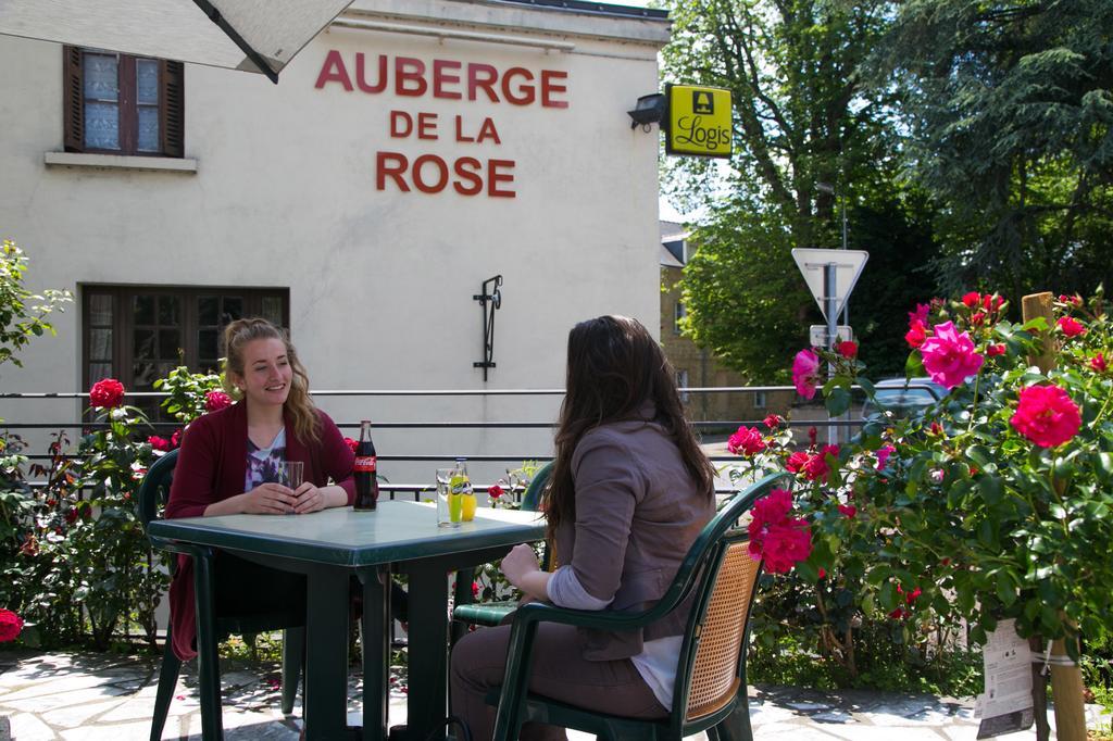 Logis Auberge De La Rose Hotel Doué-la-Fontaine Exterior photo